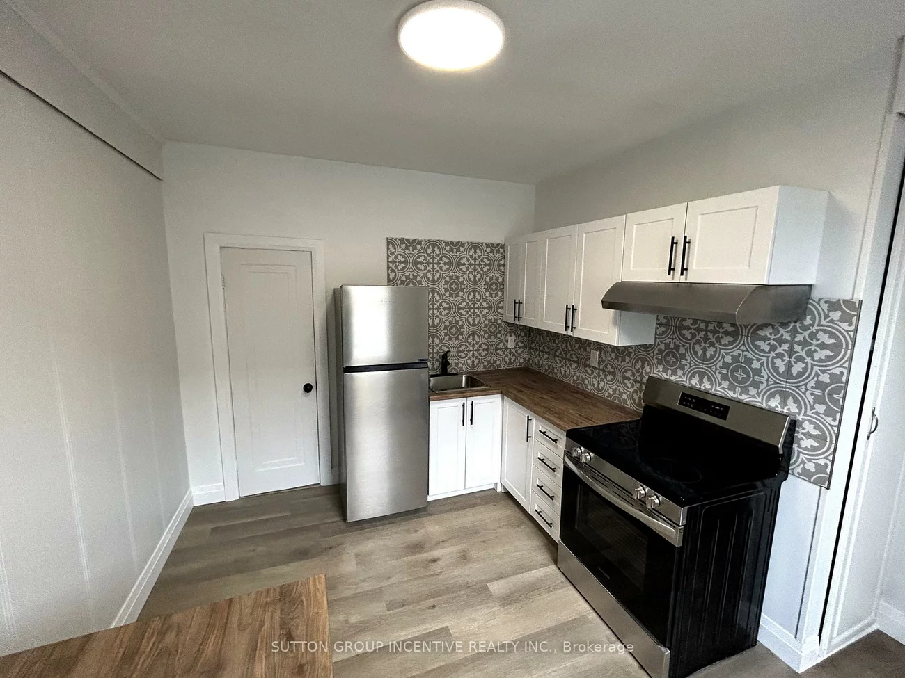 166, Collier, Codrington, Barrie