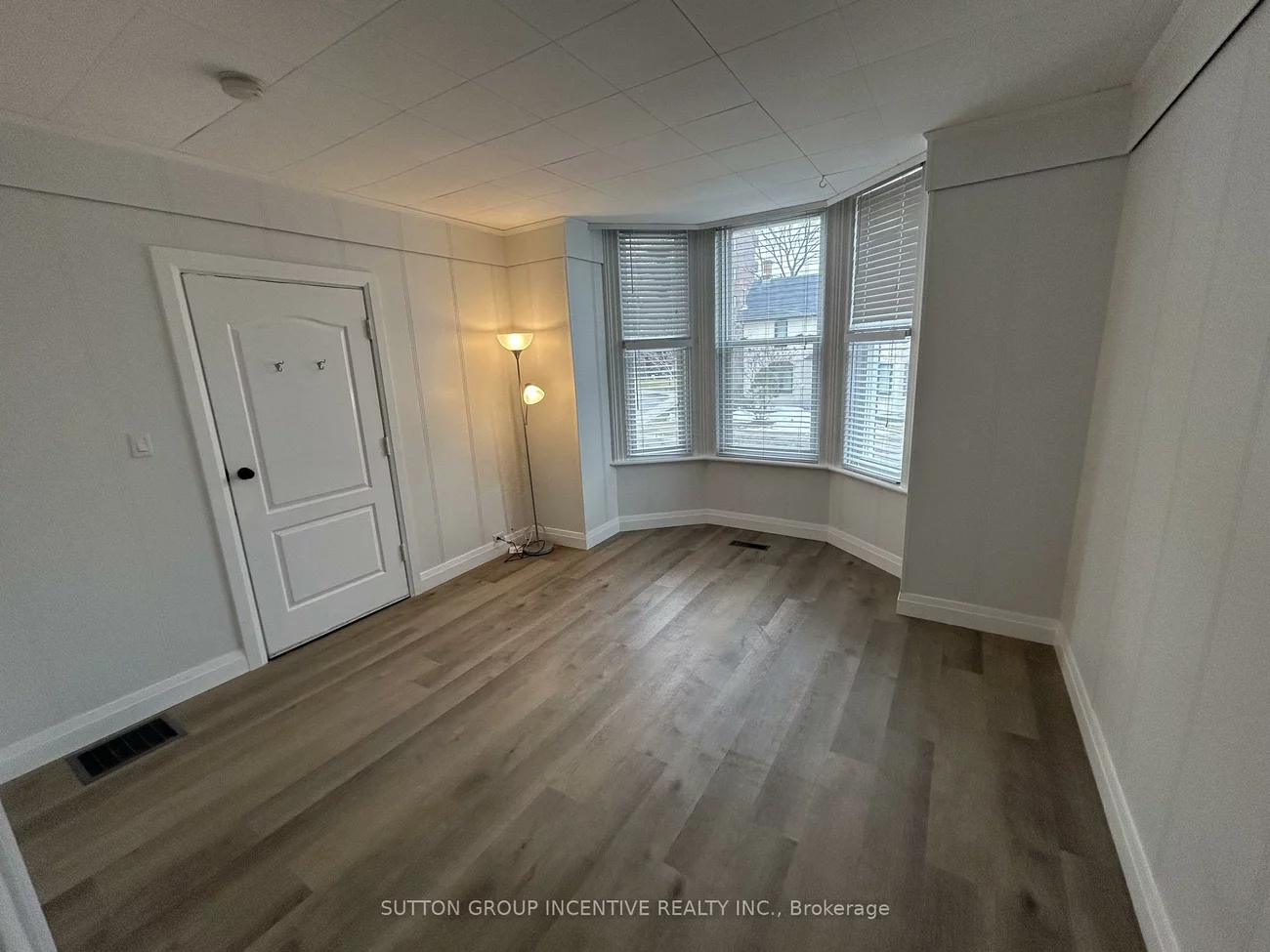 166, Collier, Codrington, Barrie