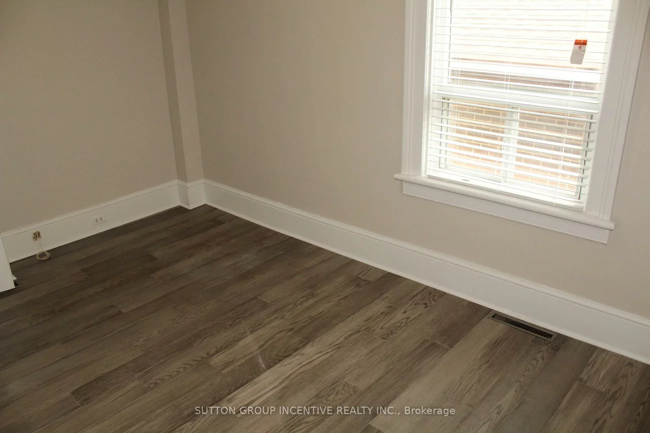 166, Collier, Codrington, Barrie