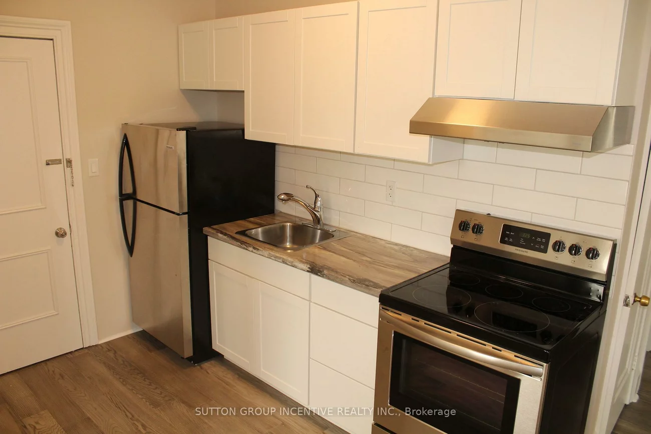 166, Collier, Codrington, Barrie