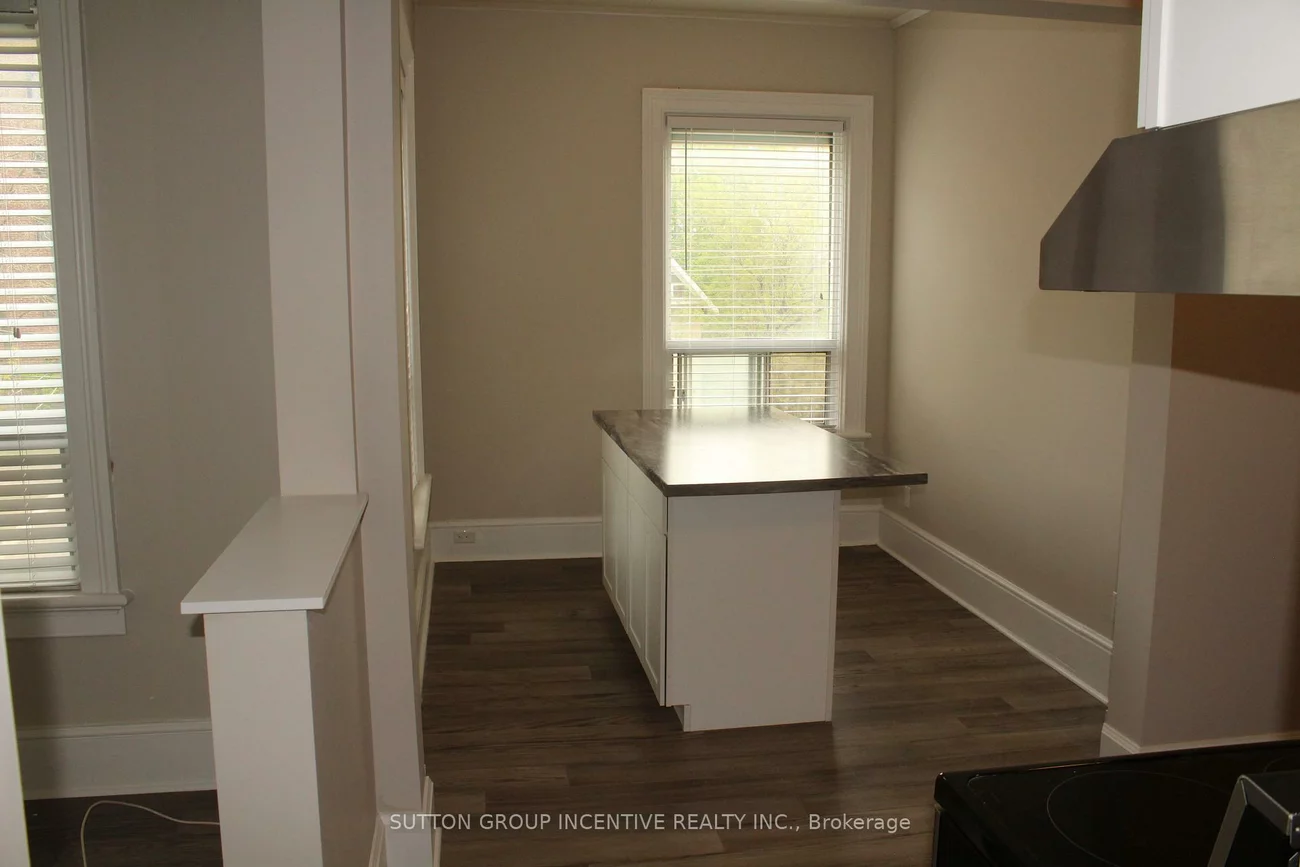 166, Collier, Codrington, Barrie