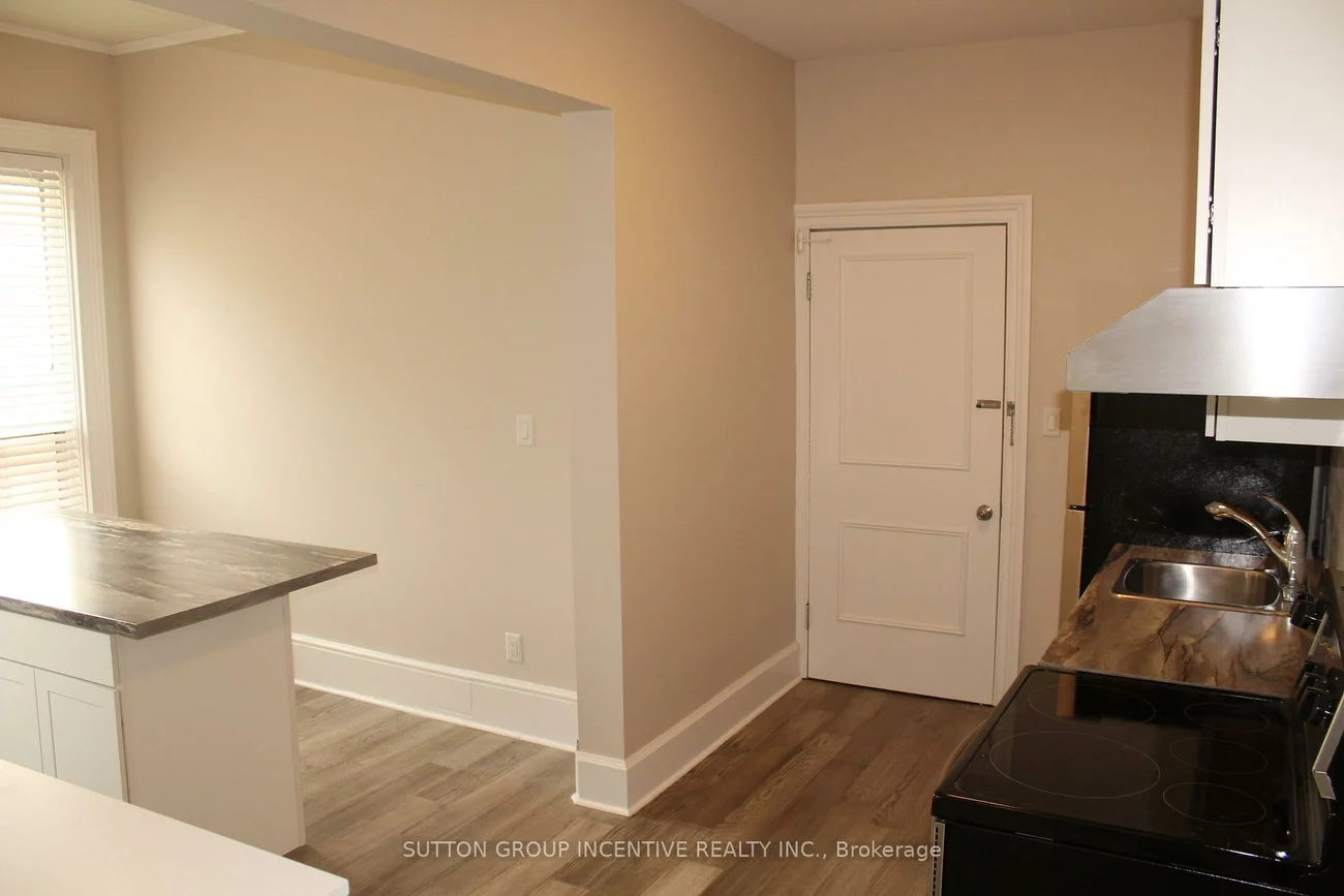 166, Collier, Codrington, Barrie