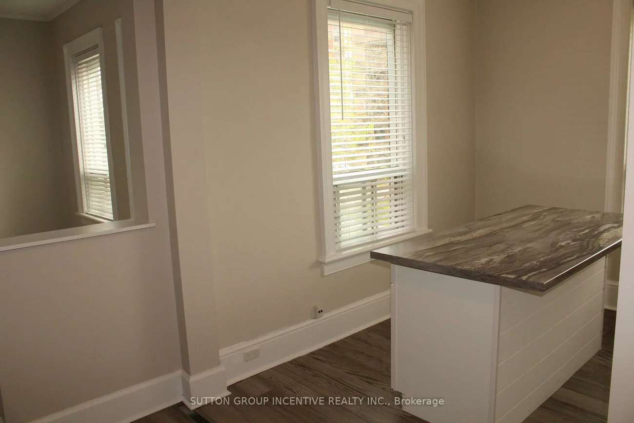 166, Collier, Codrington, Barrie