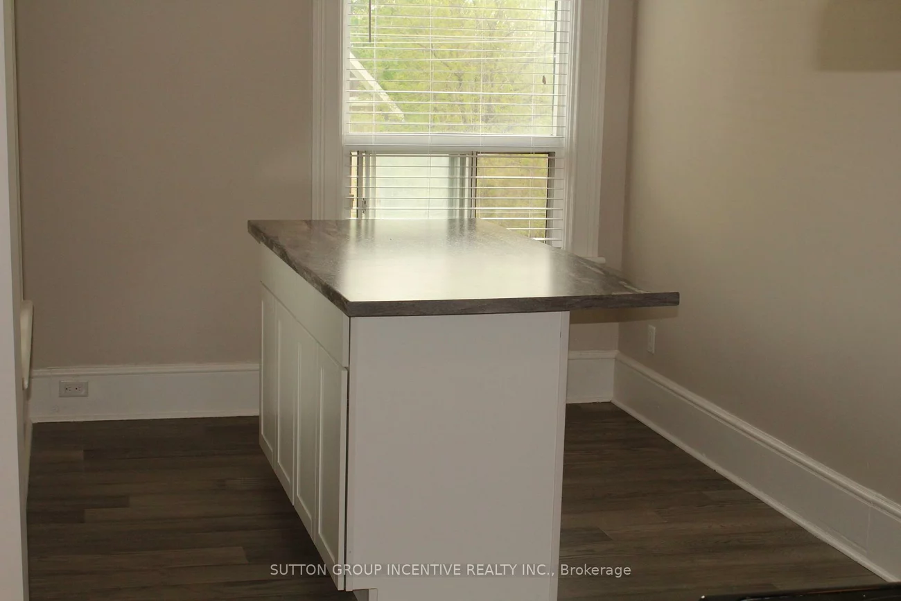 166, Collier, Codrington, Barrie