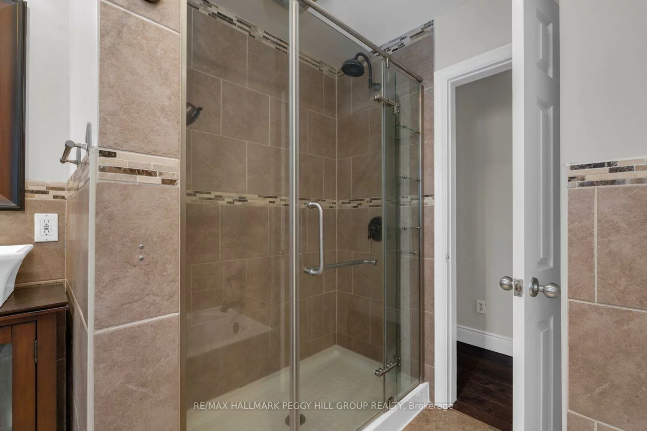 235, St Vincent, Wellington, Barrie