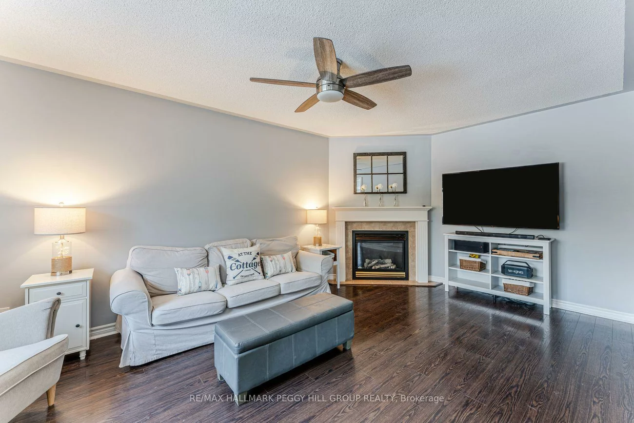 26, Kenwell, Holly, Barrie