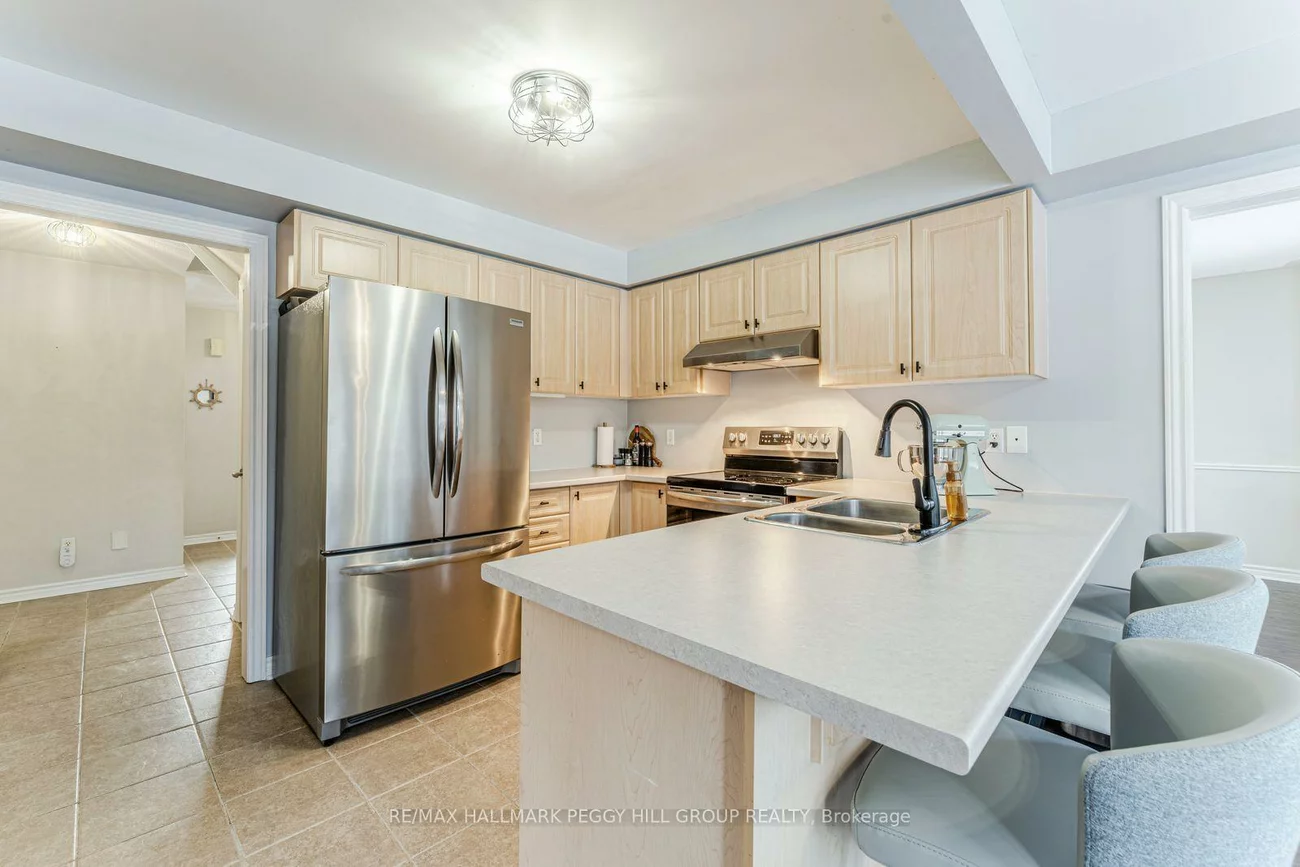 26, Kenwell, Holly, Barrie