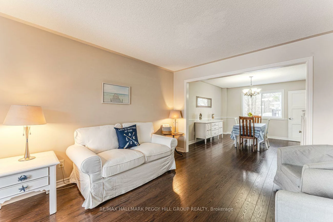 26, Kenwell, Holly, Barrie