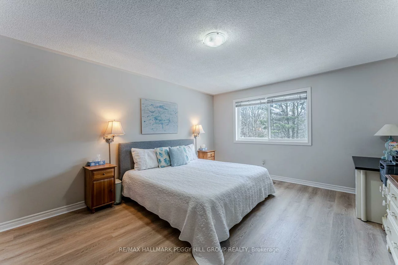 26, Kenwell, Holly, Barrie