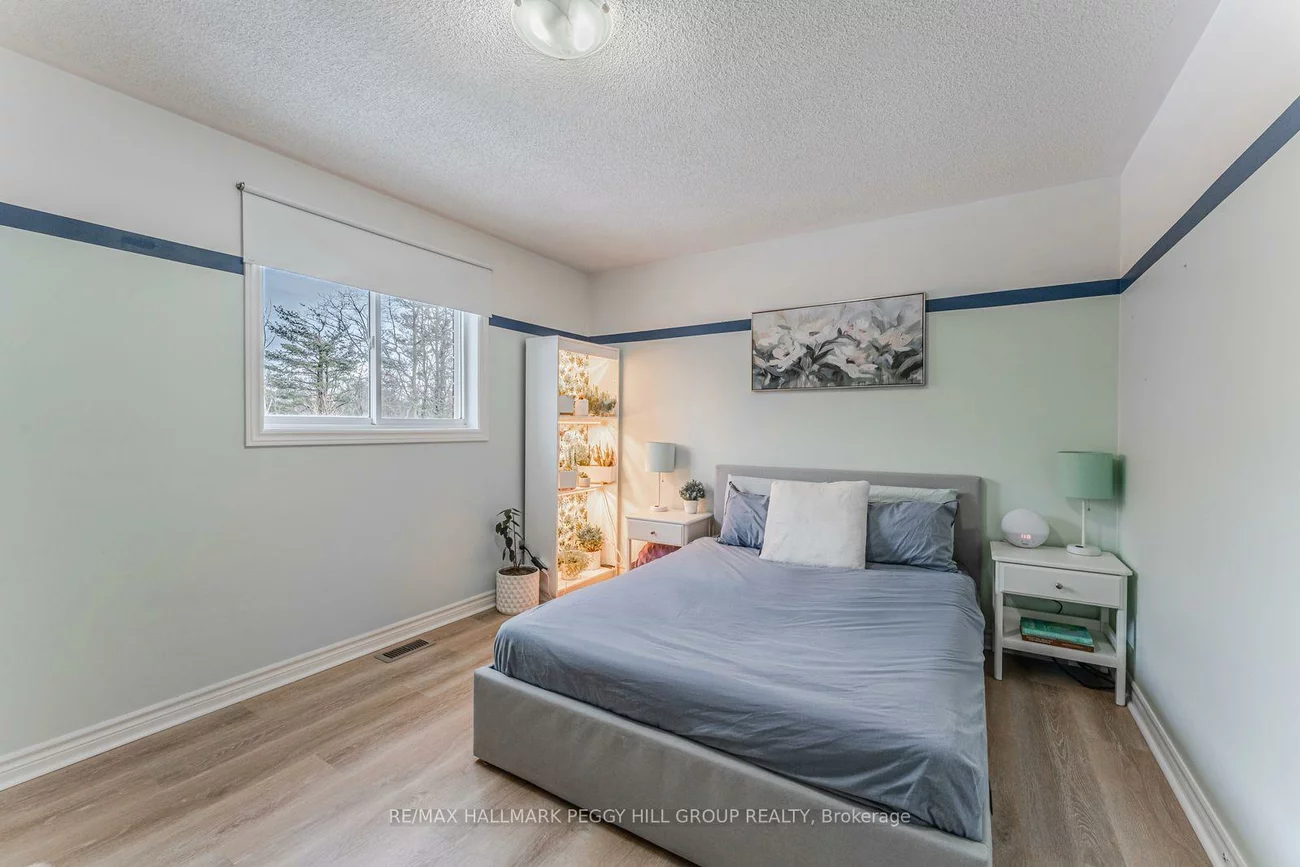 26, Kenwell, Holly, Barrie