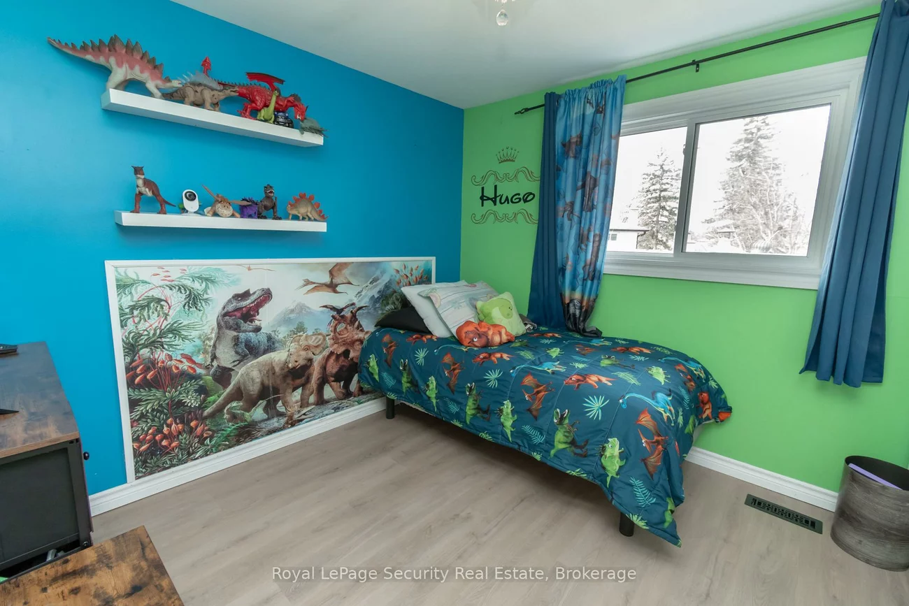 73, College, Grove East, Barrie