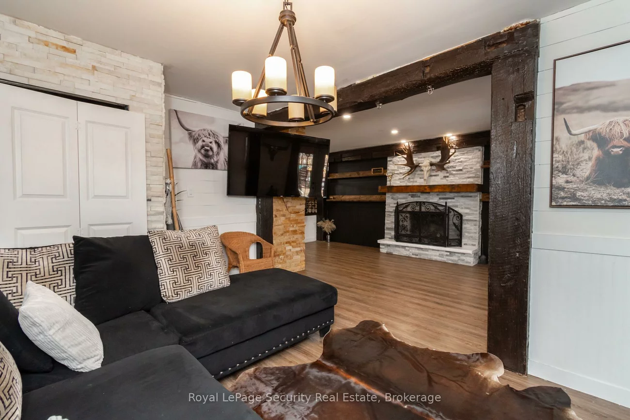 73, College, Grove East, Barrie