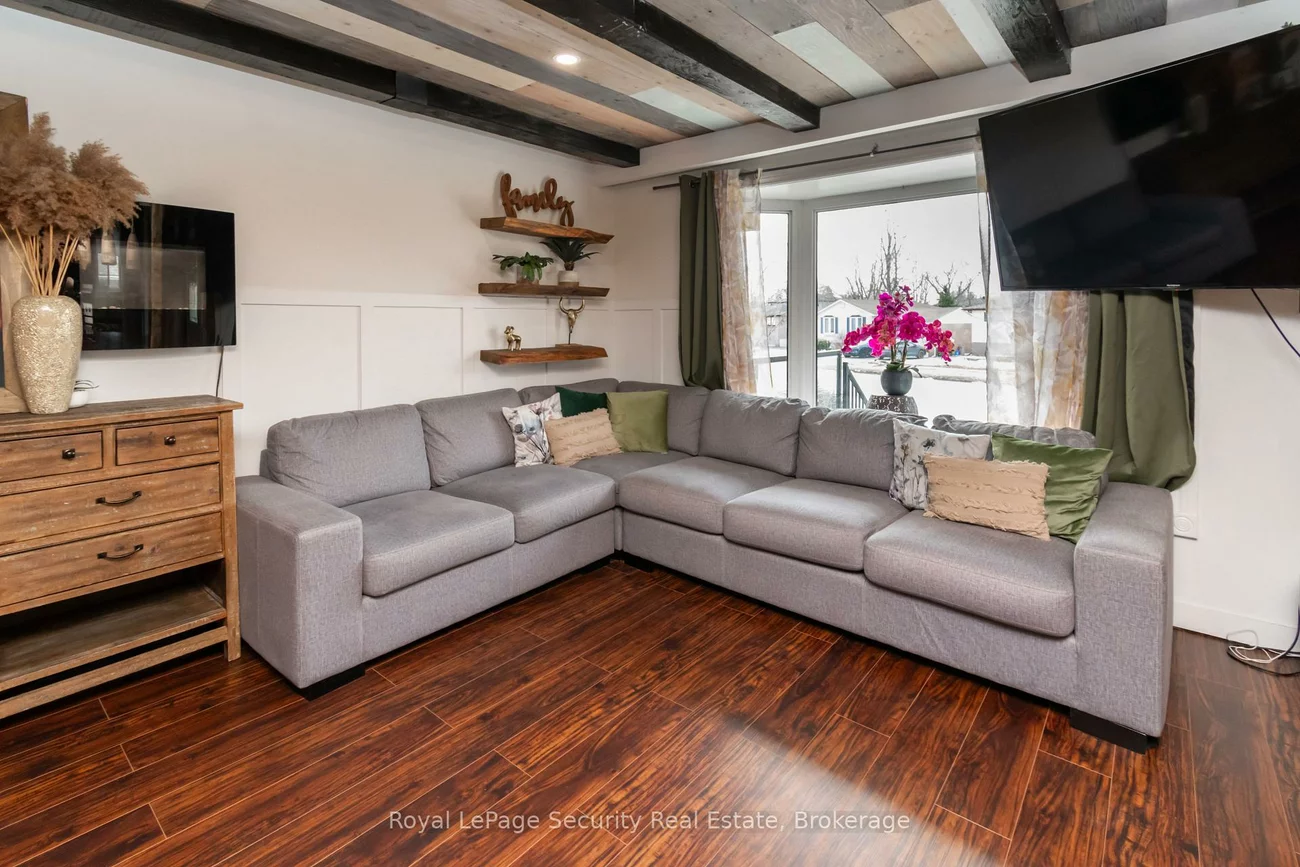 73, College, Grove East, Barrie