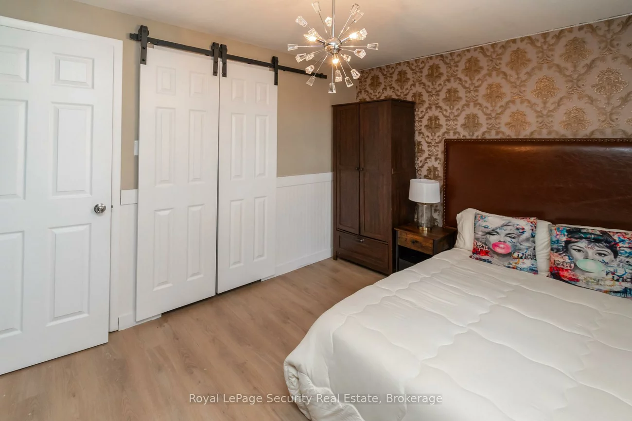 73, College, Grove East, Barrie