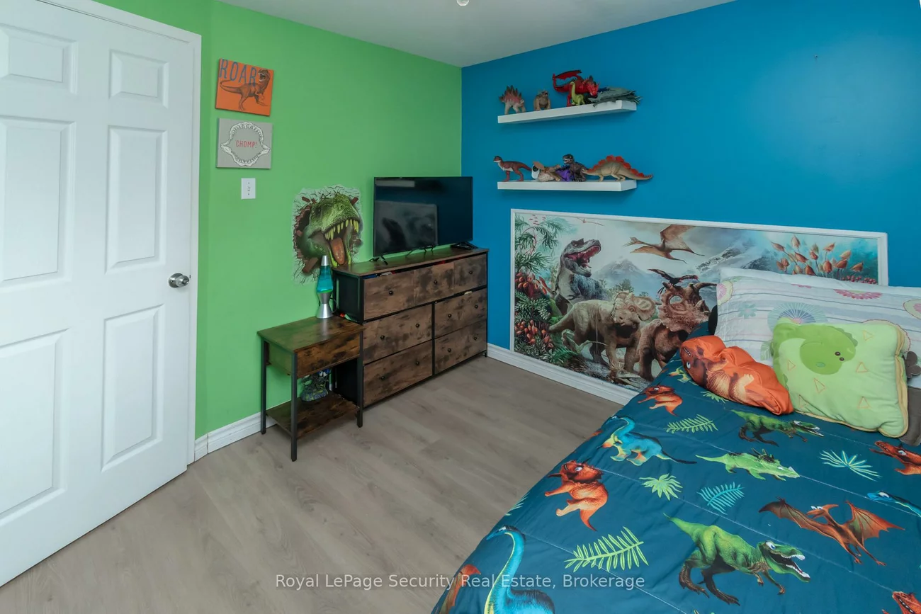 73, College, Grove East, Barrie