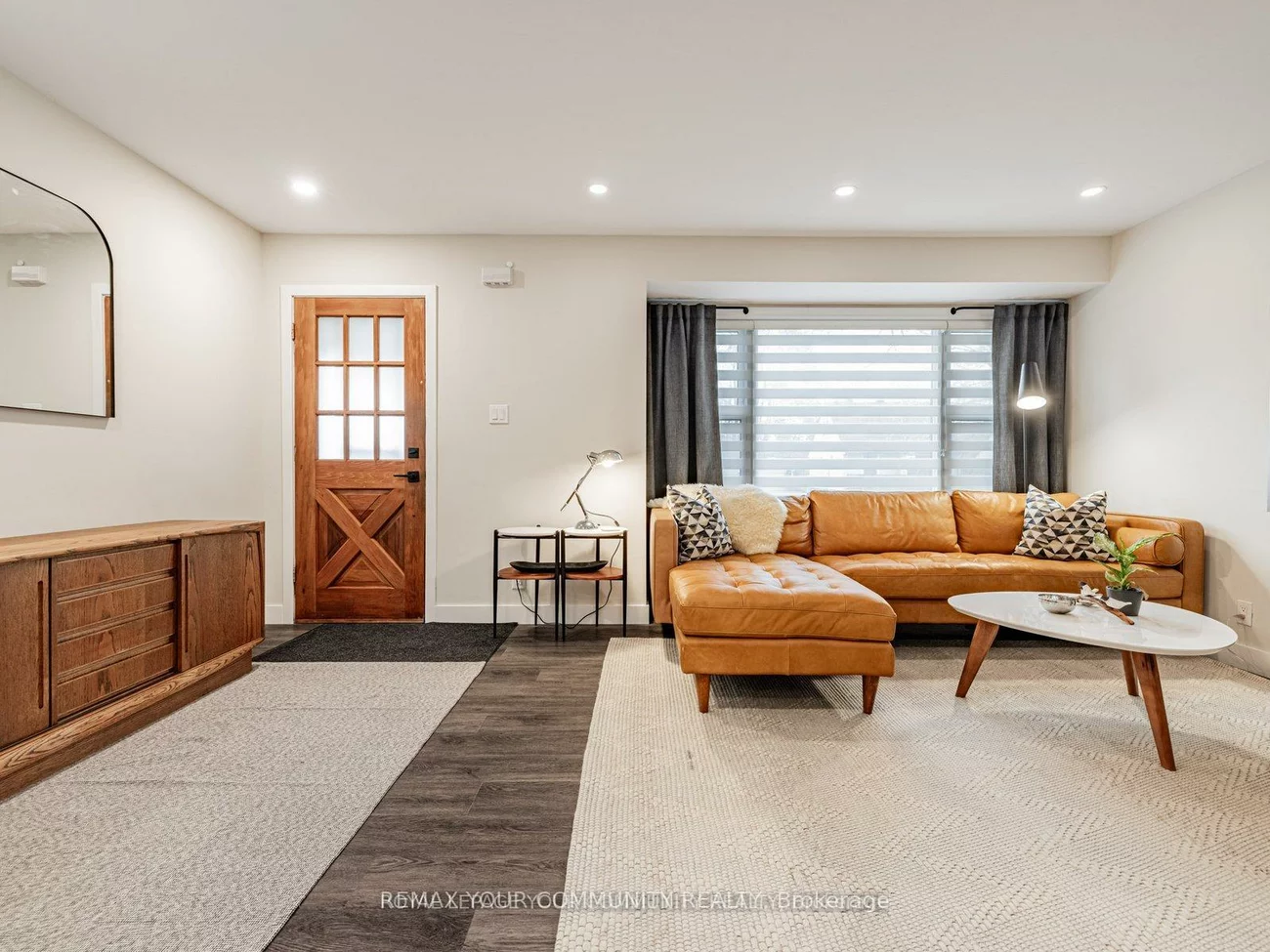 6, Newton, Wellington, Barrie