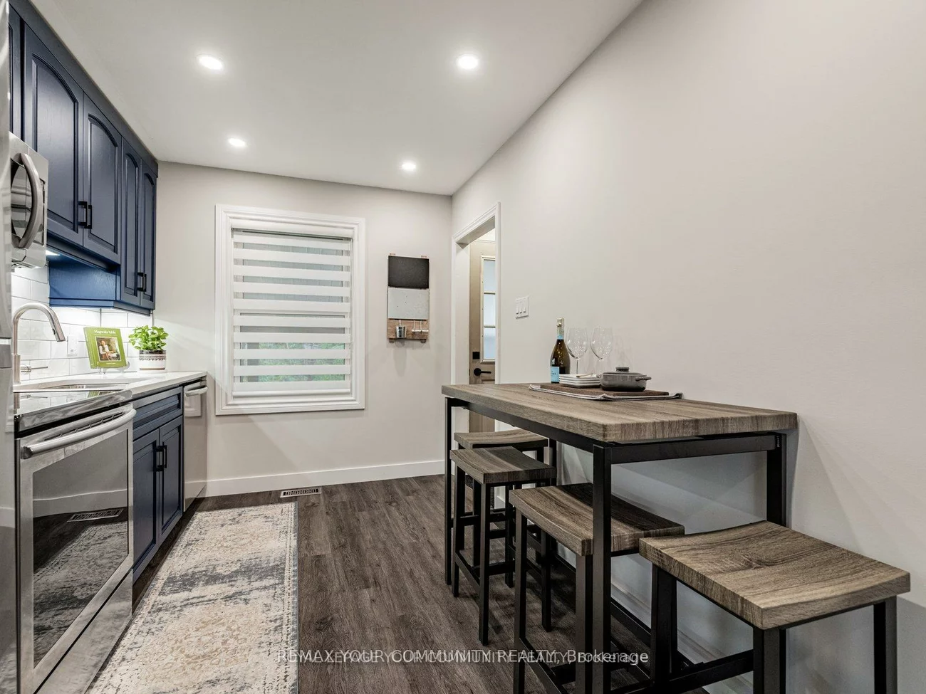 6, Newton, Wellington, Barrie