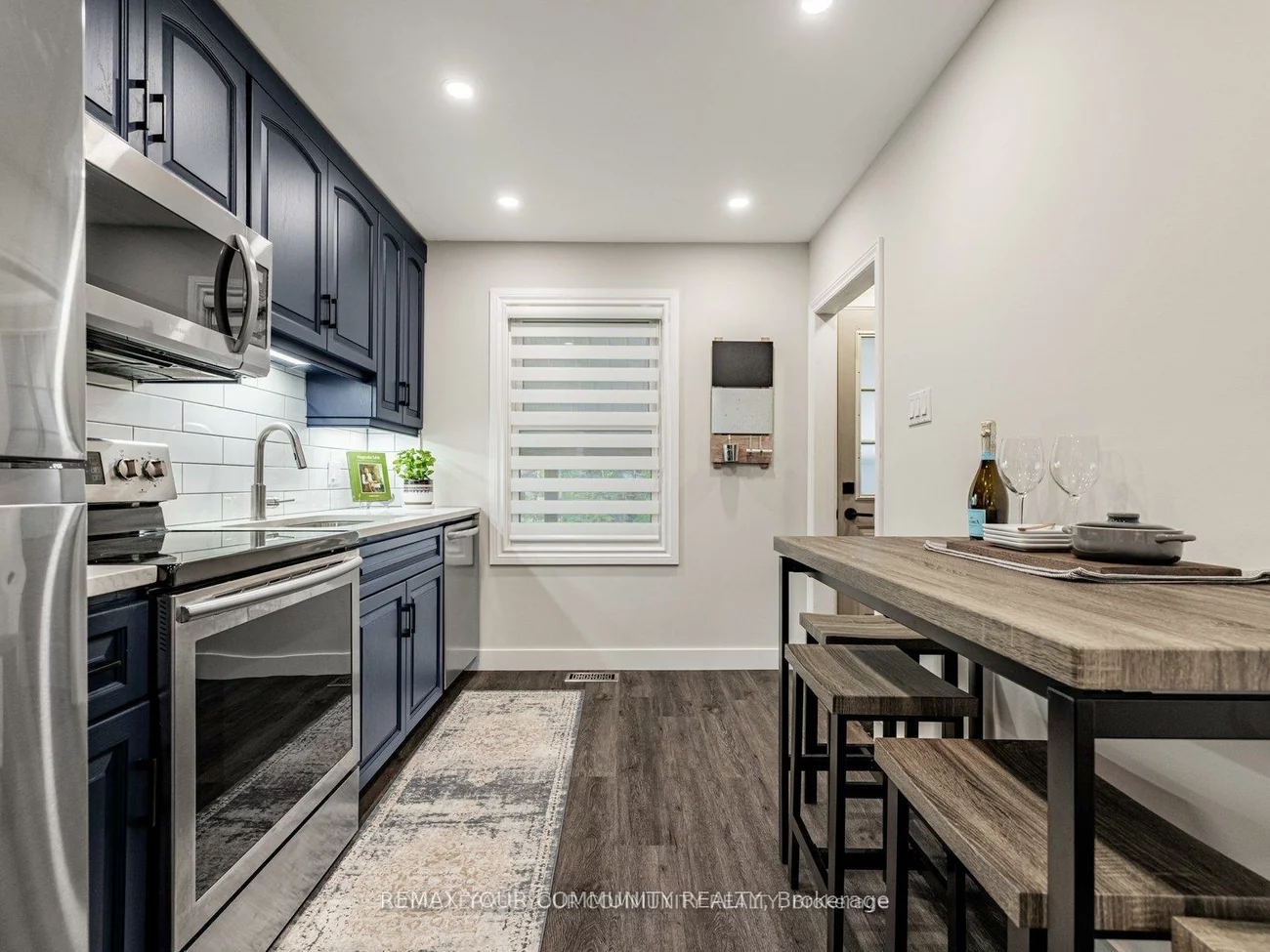 6, Newton, Wellington, Barrie