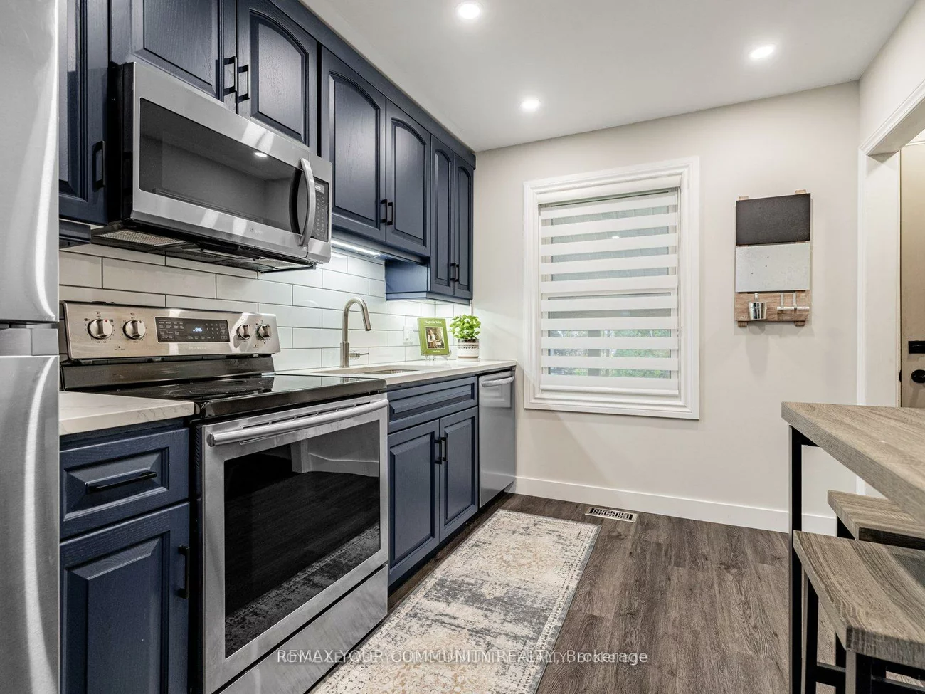 6, Newton, Wellington, Barrie