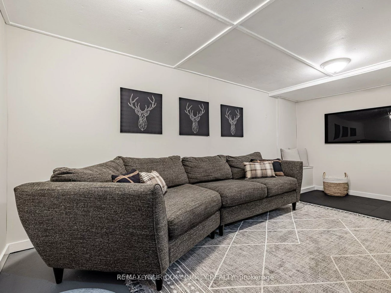 6, Newton, Wellington, Barrie