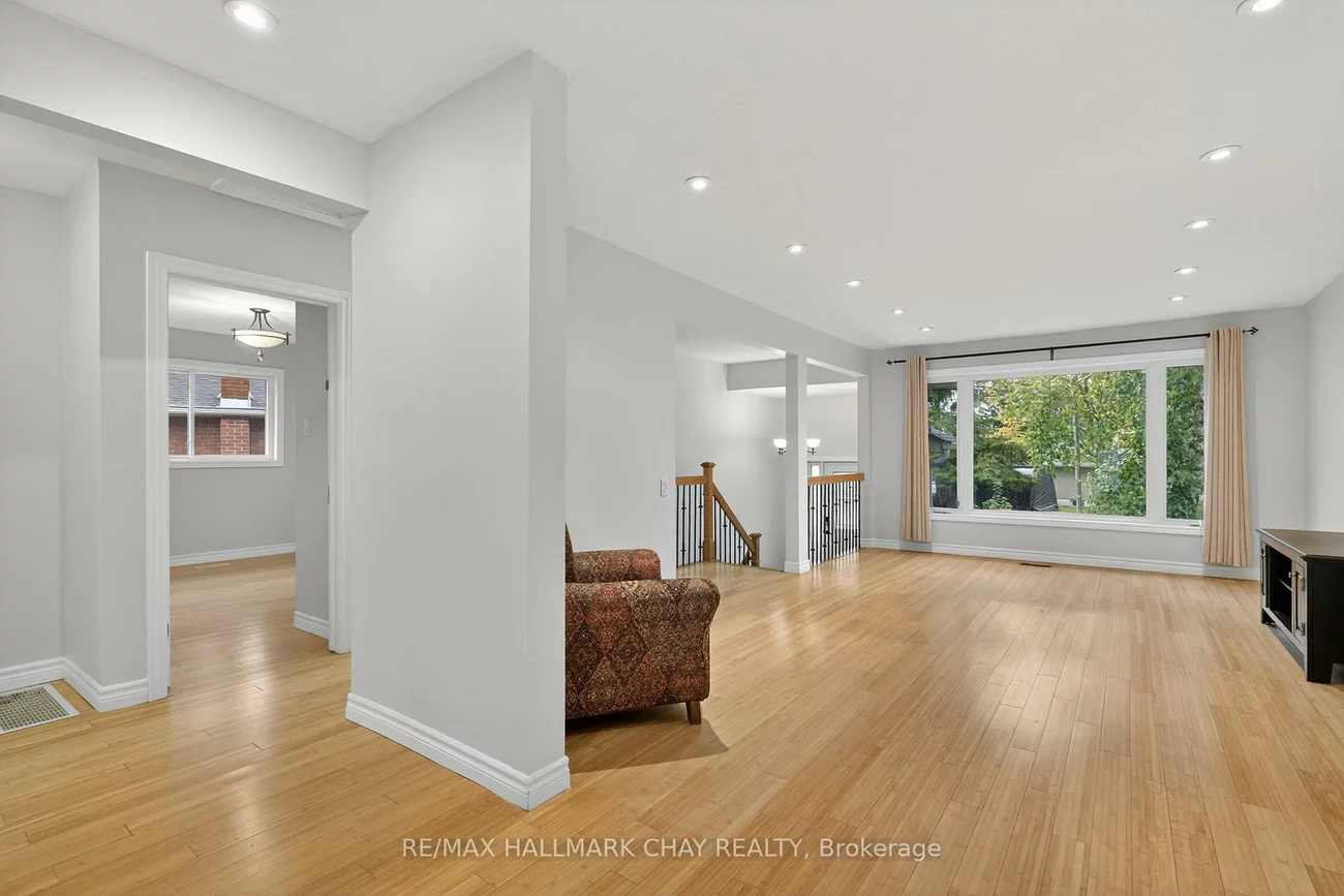 29, Oakley Park, Wellington, Barrie