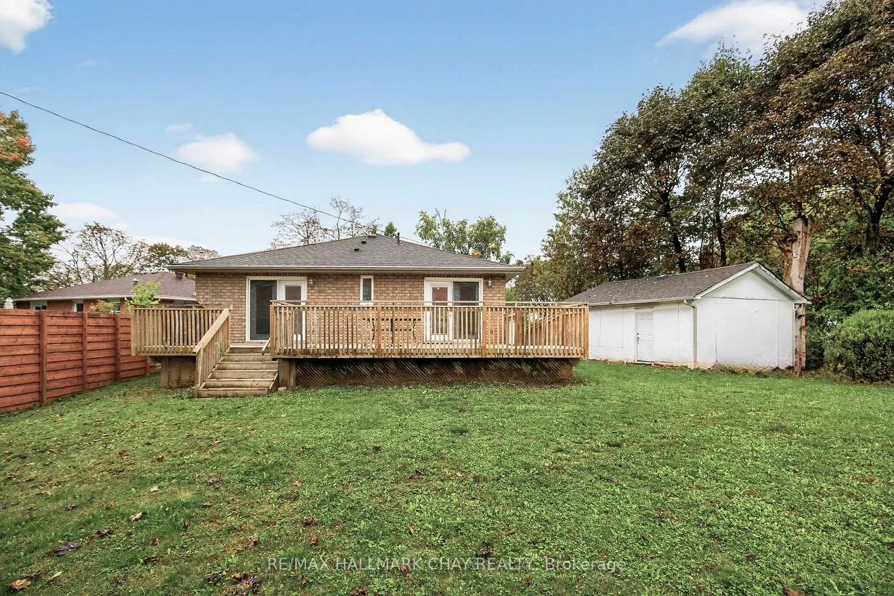 29, Oakley Park, Wellington, Barrie