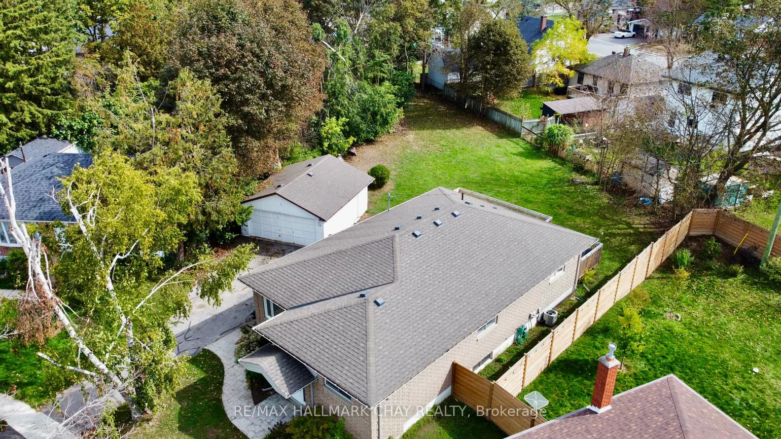 29, Oakley Park, Wellington, Barrie