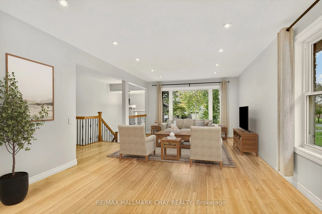 29, Oakley Park, Wellington, Barrie