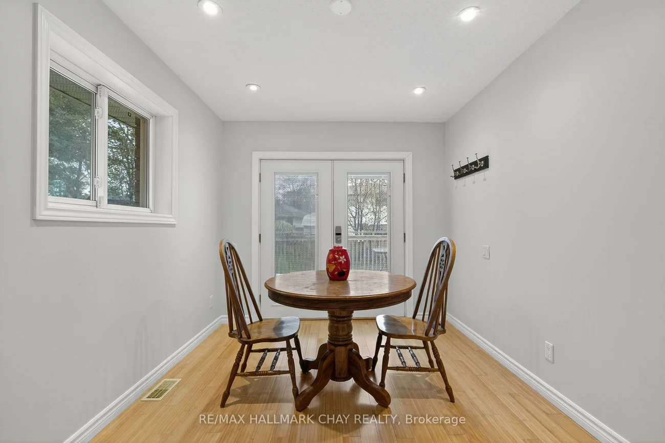 29, Oakley Park, Wellington, Barrie