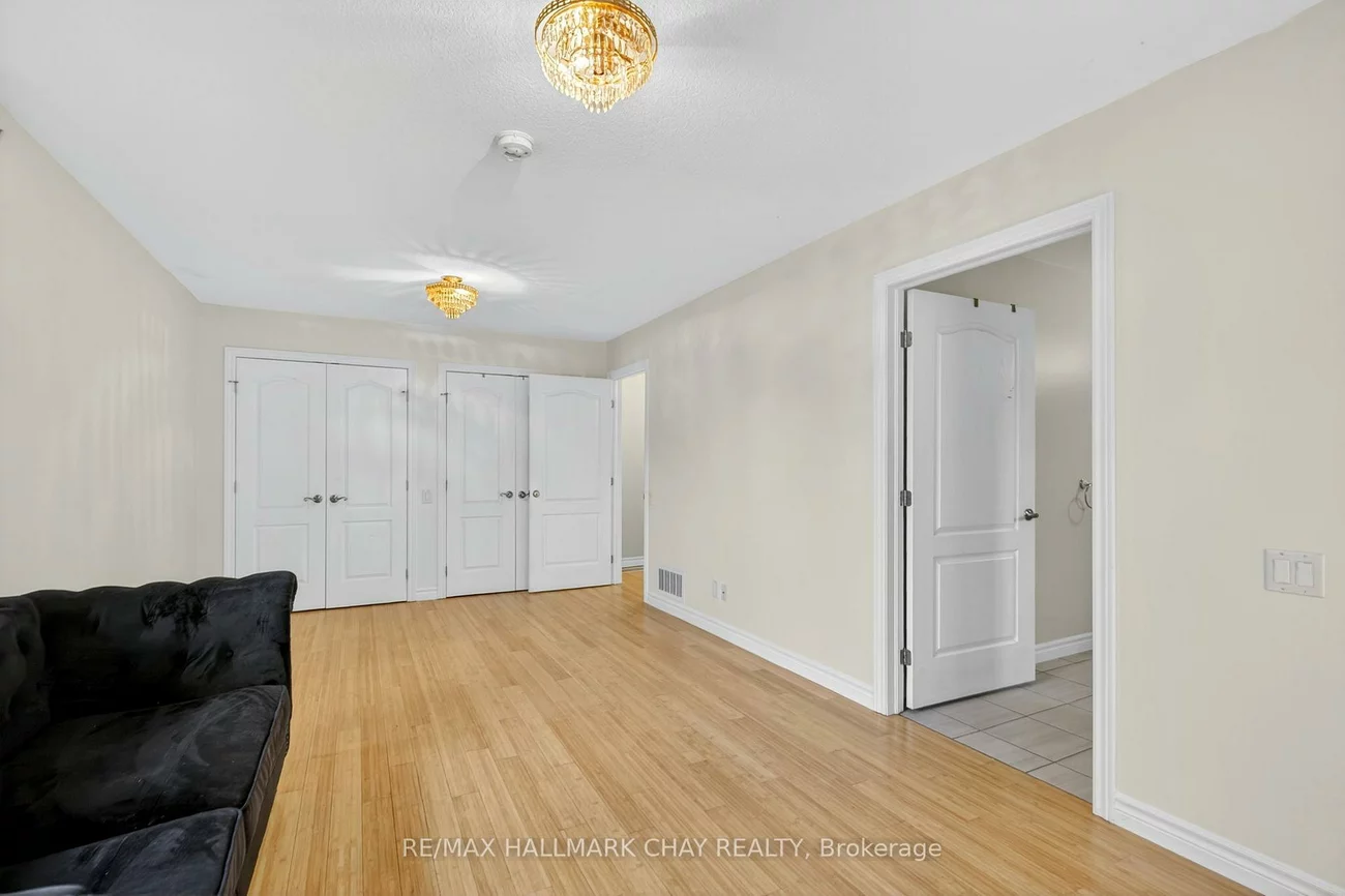 29, Oakley Park, Wellington, Barrie