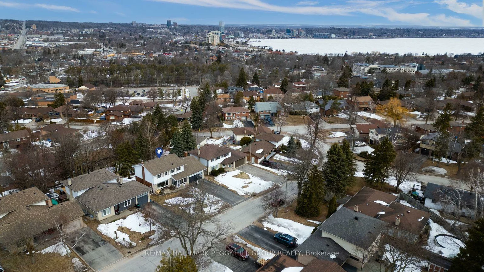 12, Peacock, Allandale Heights, Barrie