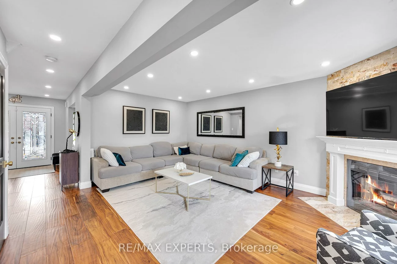 28, Bishop, Ardagh, Barrie