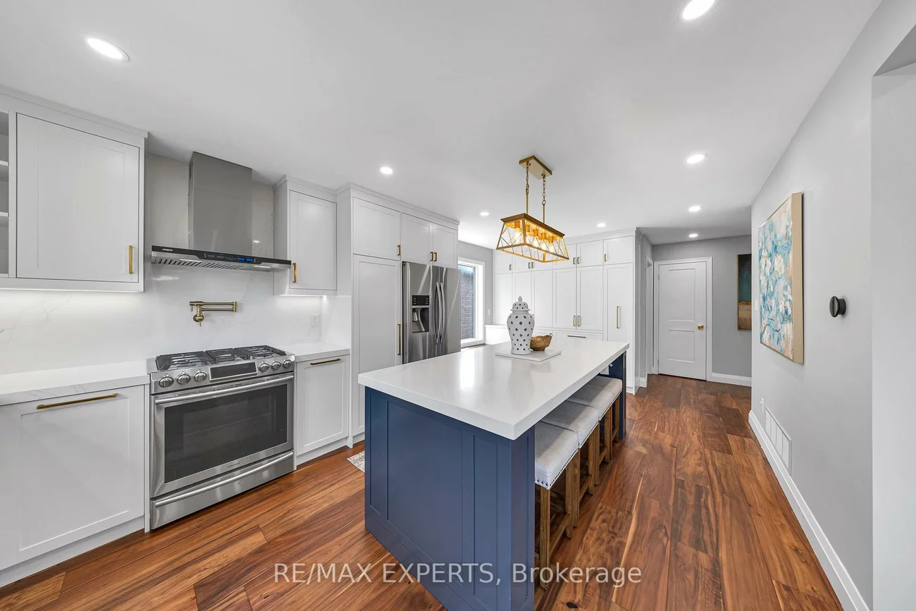 28, Bishop, Ardagh, Barrie