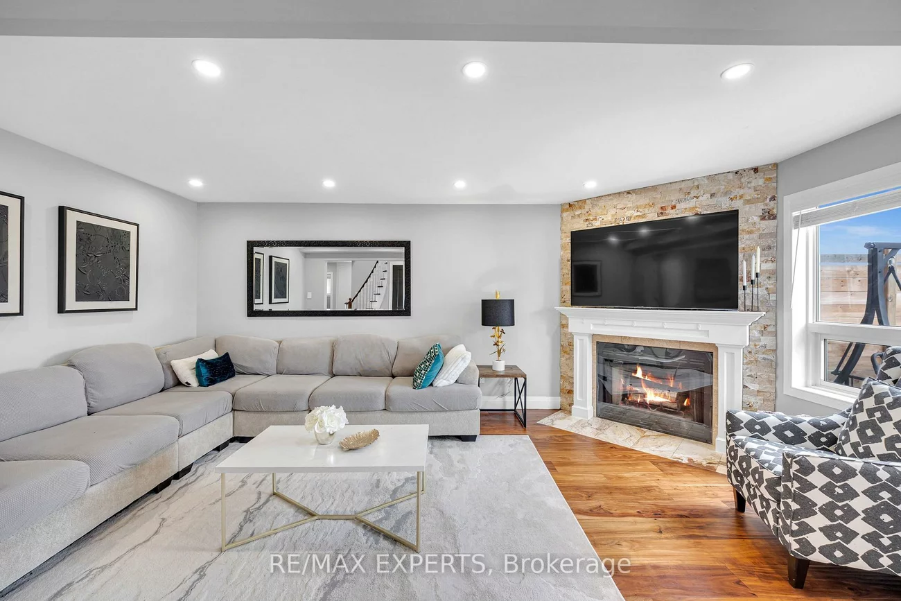 28, Bishop, Ardagh, Barrie