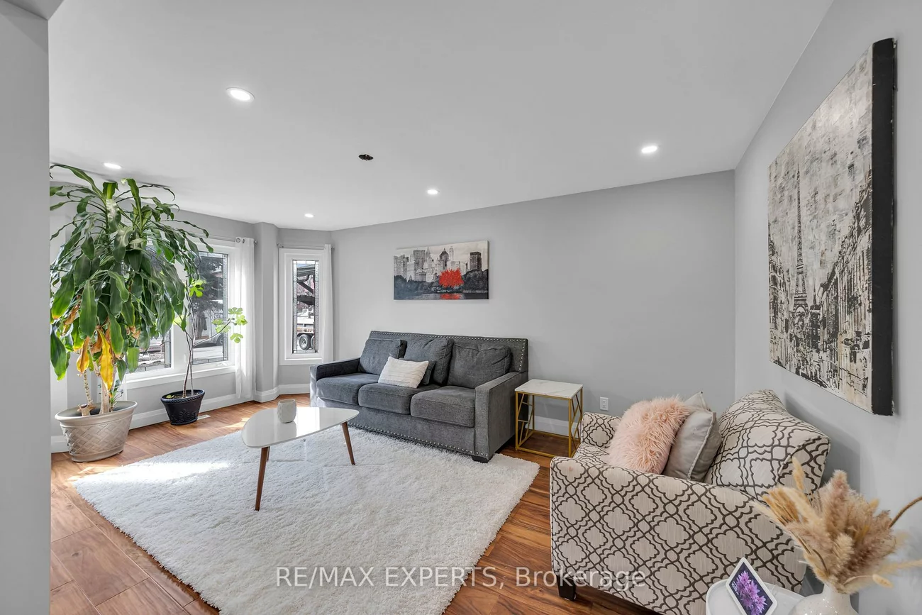 28, Bishop, Ardagh, Barrie