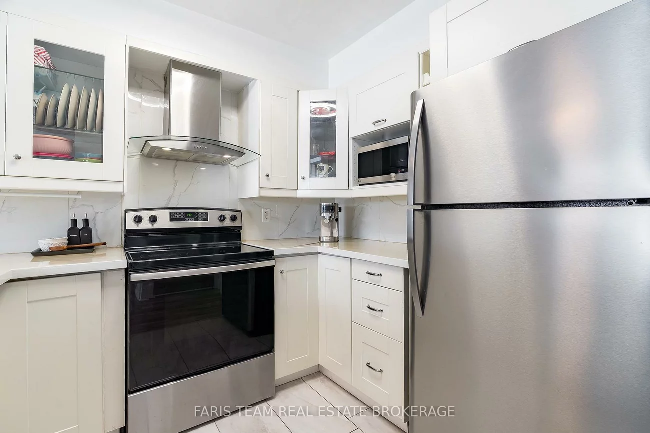 233, Stanley, East Bayfield, Barrie