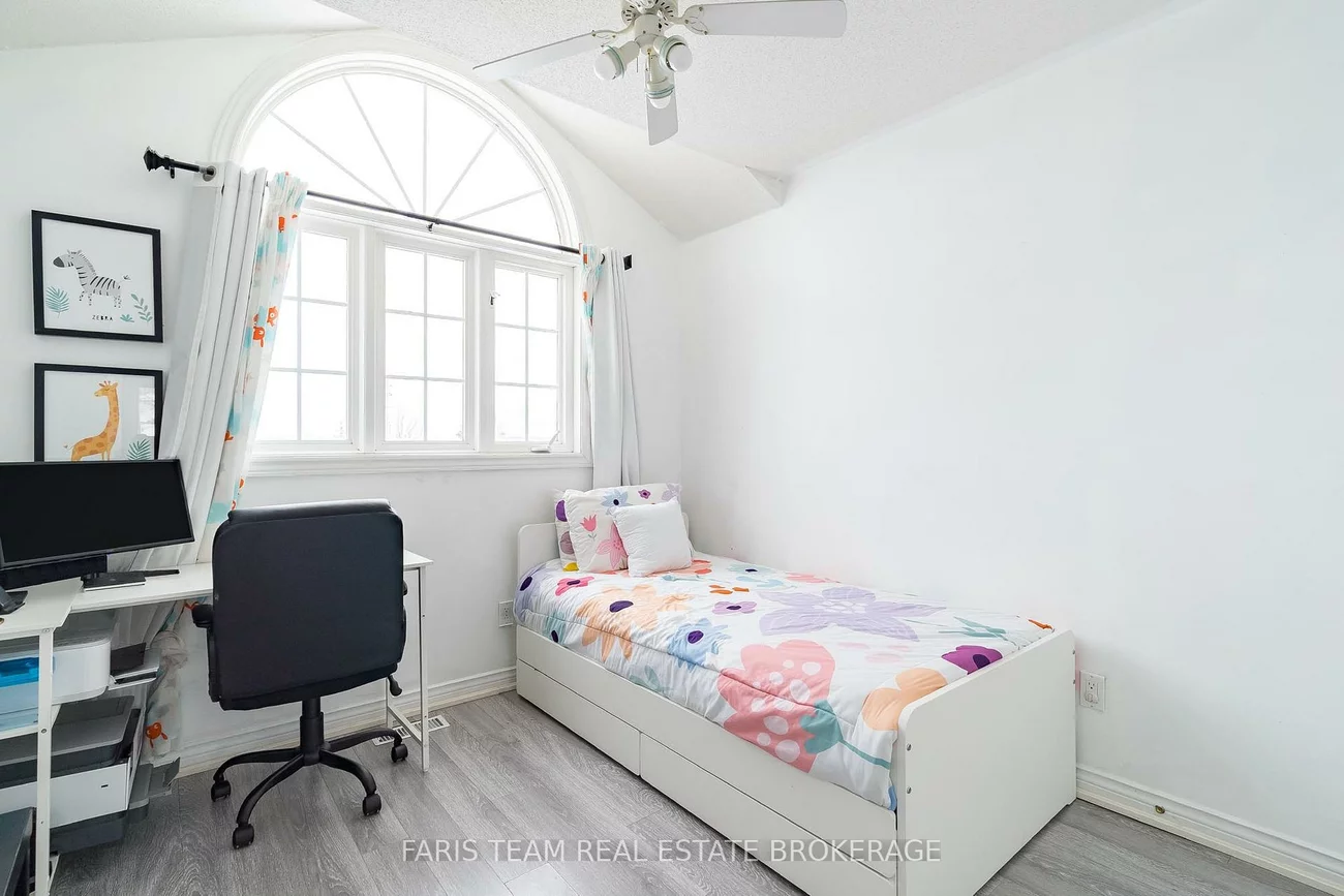 233, Stanley, East Bayfield, Barrie