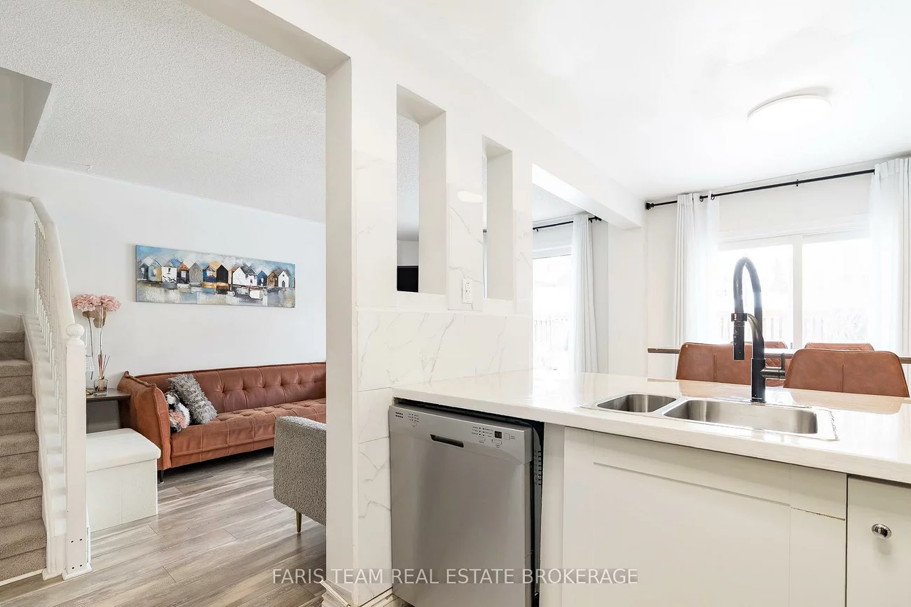 233, Stanley, East Bayfield, Barrie