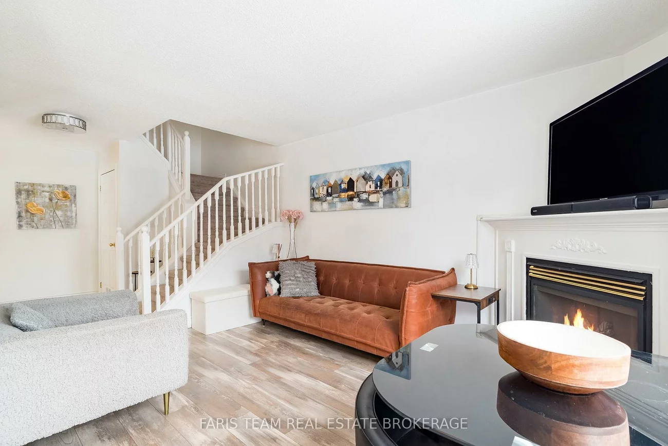 233, Stanley, East Bayfield, Barrie