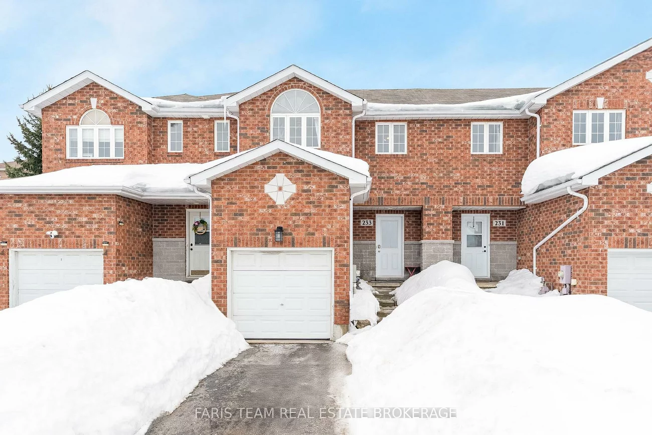 233, Stanley, East Bayfield, Barrie