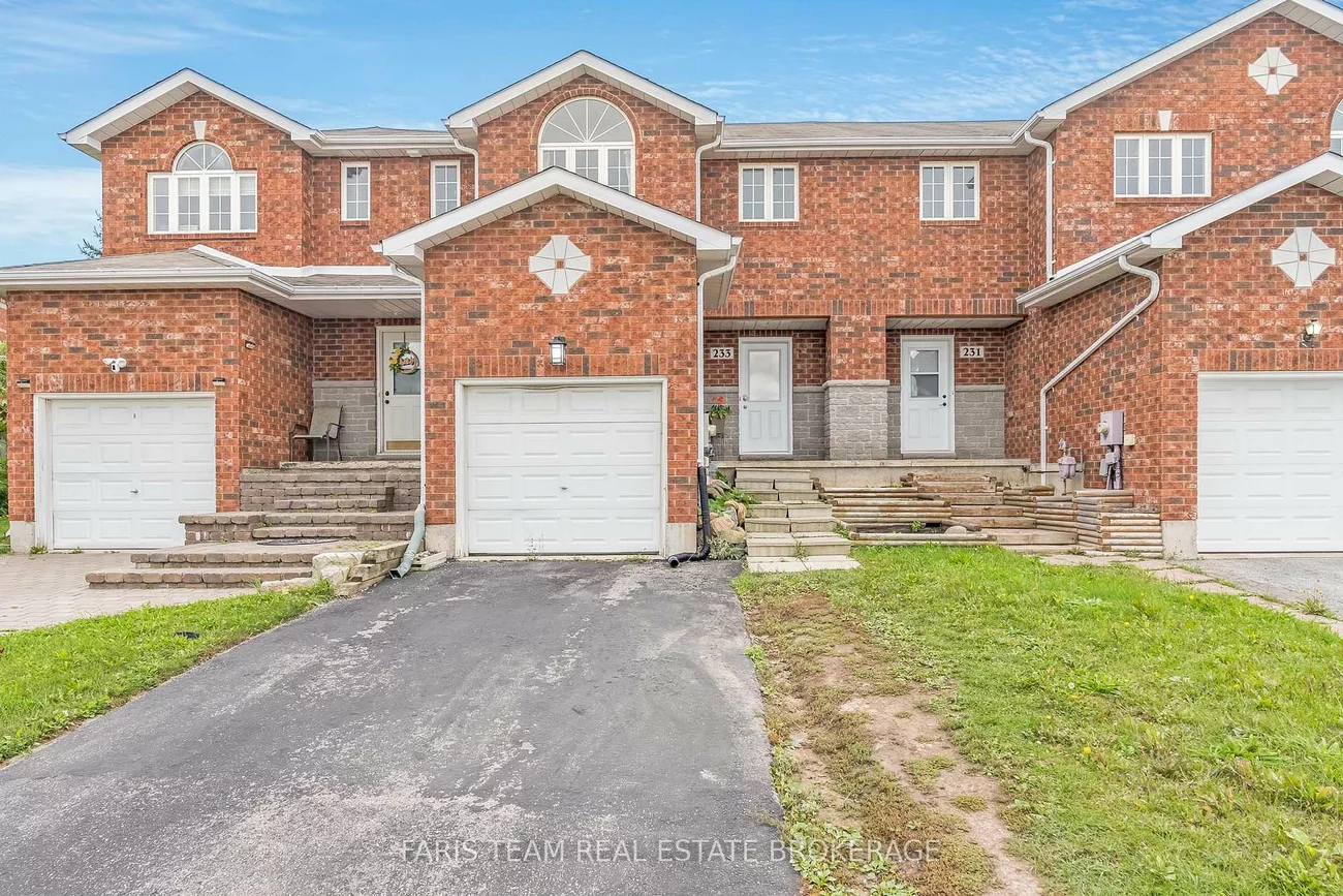 233, Stanley, East Bayfield, Barrie