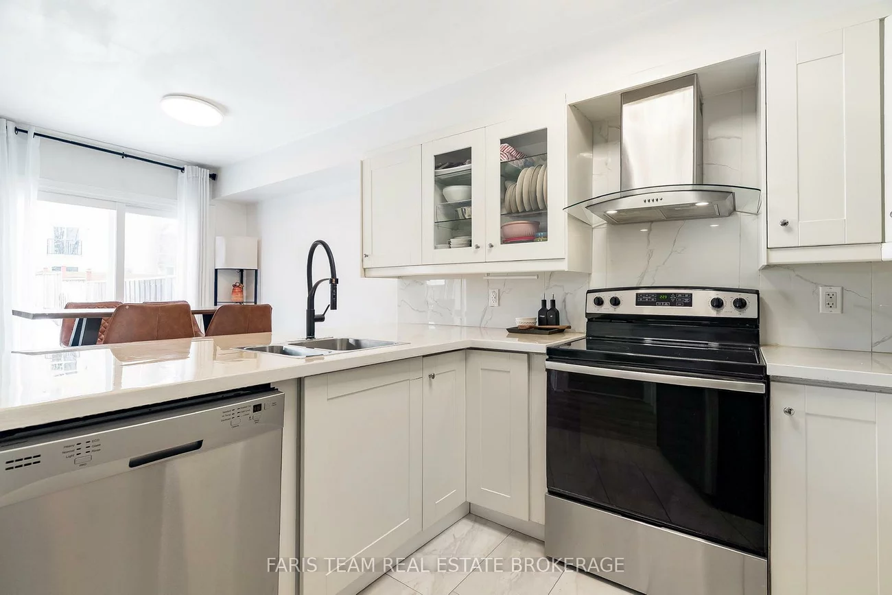 233, Stanley, East Bayfield, Barrie