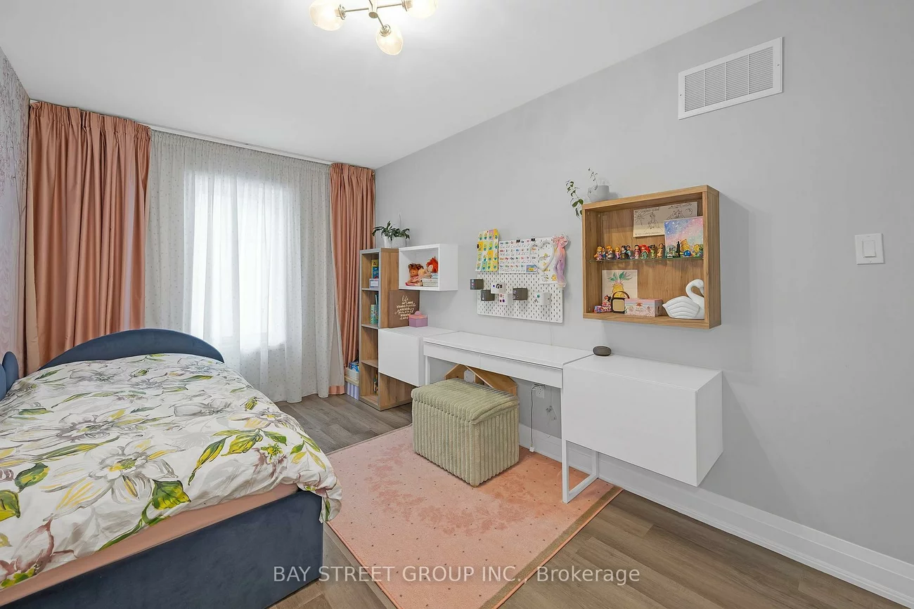 1, Stonehart, East Bayfield, Barrie