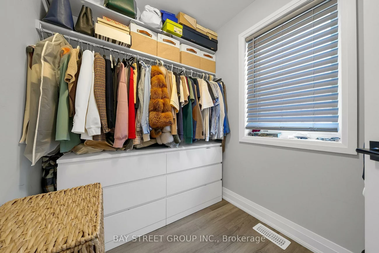 1, Stonehart, East Bayfield, Barrie