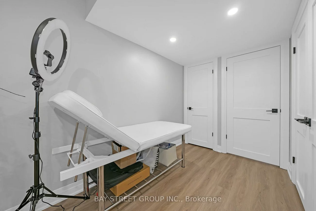 1, Stonehart, East Bayfield, Barrie