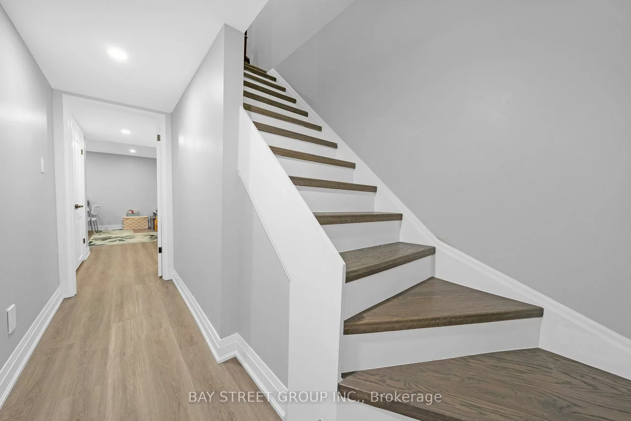 1, Stonehart, East Bayfield, Barrie