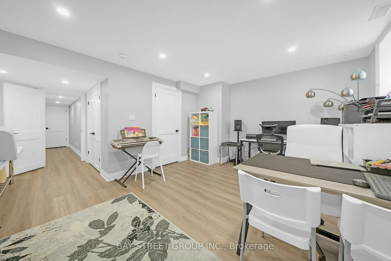 1, Stonehart, East Bayfield, Barrie