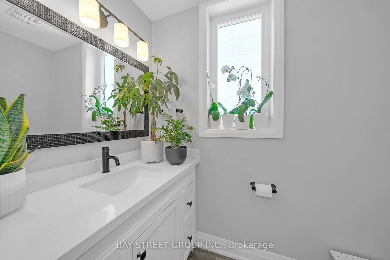 1, Stonehart, East Bayfield, Barrie