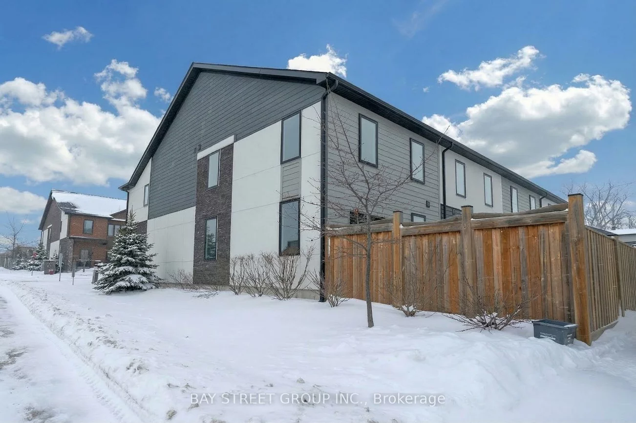 1, Stonehart, East Bayfield, Barrie