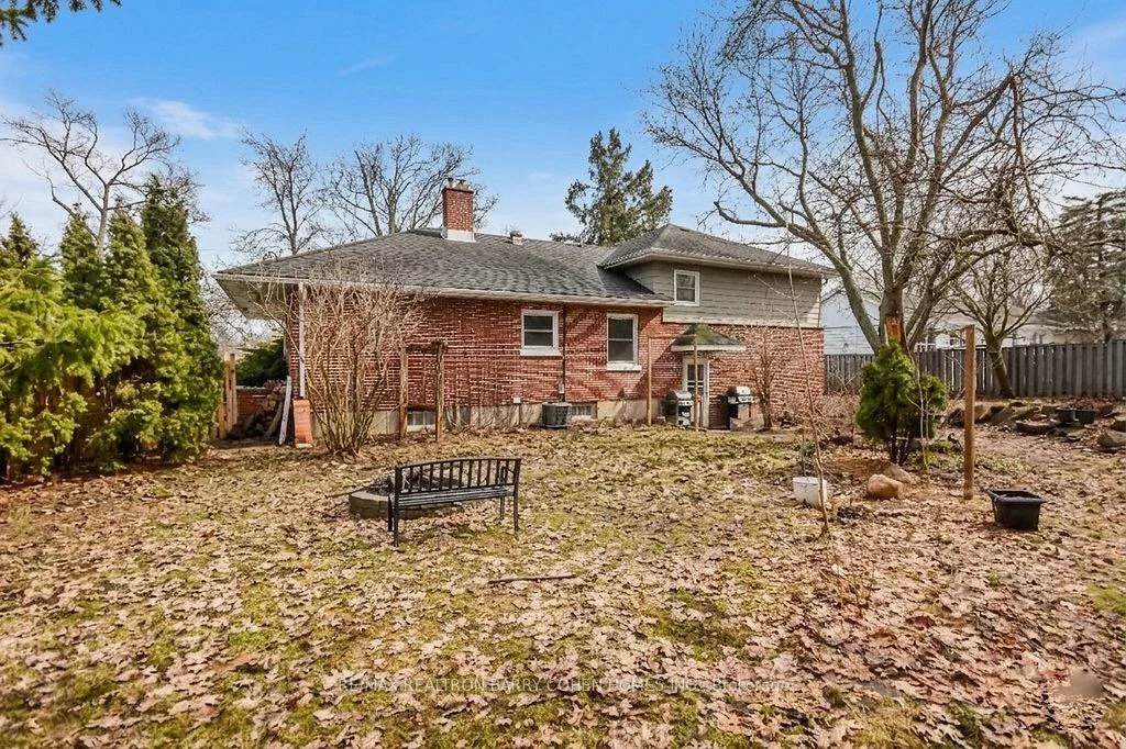 62, Letitia, Sunnidale, Barrie